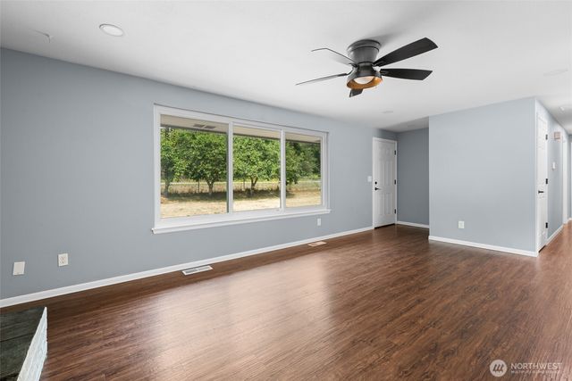 216 E Sleeper Road, Oak Harbor, WA 98277
