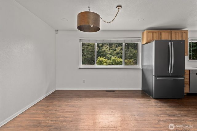 216 E Sleeper Road, Oak Harbor, WA 98277