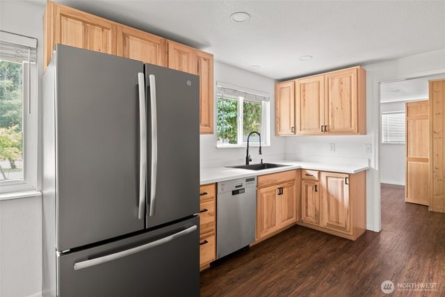 216 E Sleeper Road, Oak Harbor, WA 98277