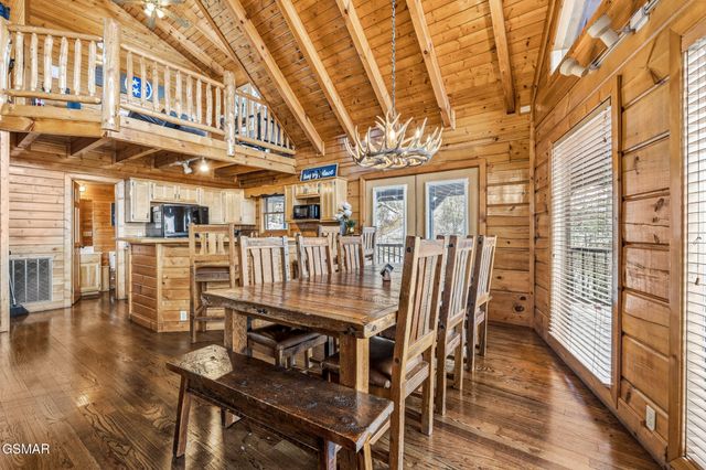 2470 Black Bear Ridge Way, Sevierville, TN 37862