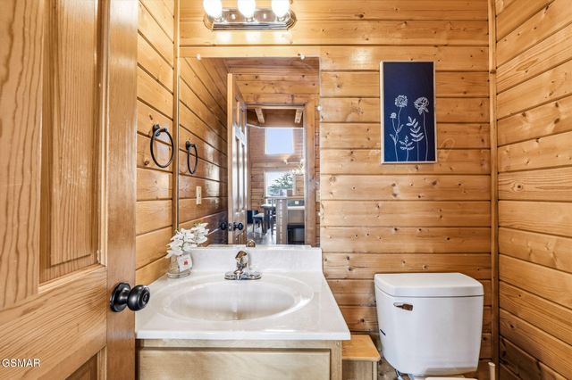 2470 Black Bear Ridge Way, Sevierville, TN 37862