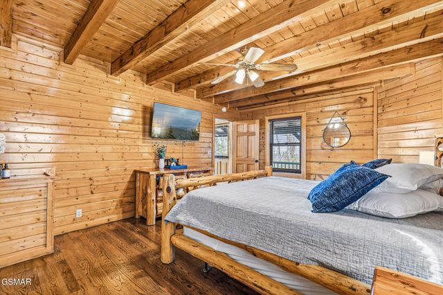 2470 Black Bear Ridge Way, Sevierville, TN 37862