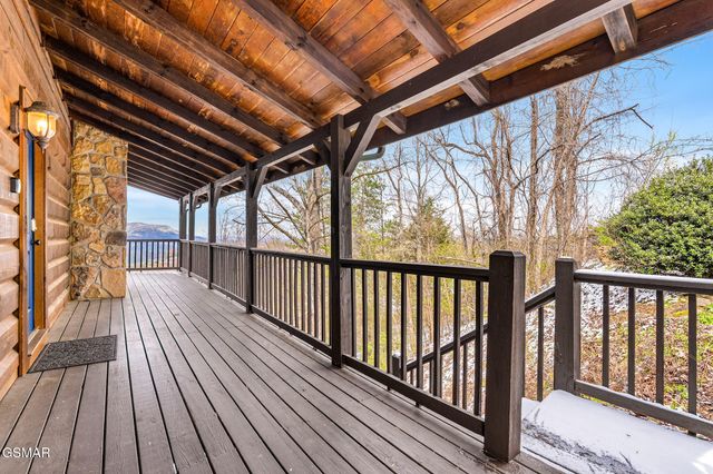 2470 Black Bear Ridge Way, Sevierville, TN 37862