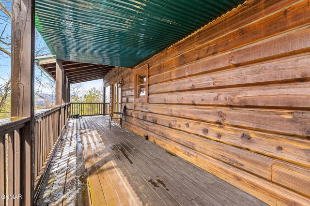 2470 Black Bear Ridge Way, Sevierville, TN 37862