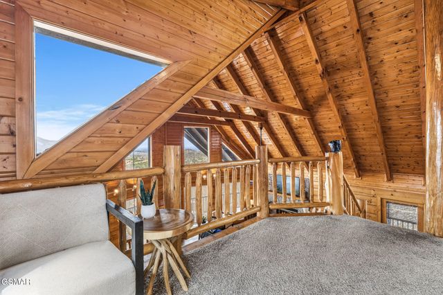 2470 Black Bear Ridge Way, Sevierville, TN 37862