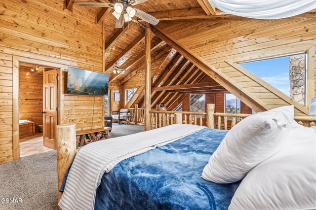 2470 Black Bear Ridge Way, Sevierville, TN 37862