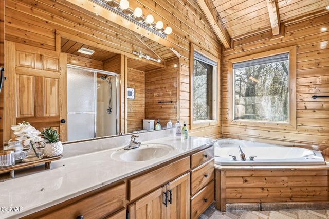 2470 Black Bear Ridge Way, Sevierville, TN 37862