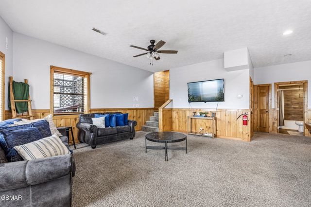 2470 Black Bear Ridge Way, Sevierville, TN 37862