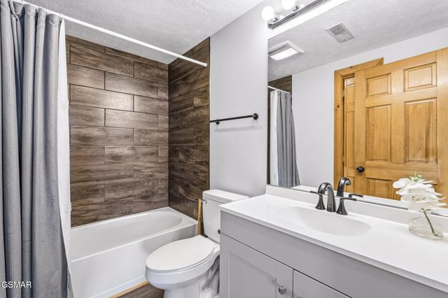 2470 Black Bear Ridge Way, Sevierville, TN 37862