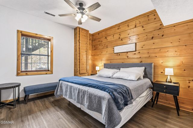 2470 Black Bear Ridge Way, Sevierville, TN 37862