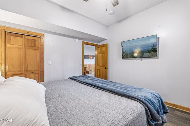 2470 Black Bear Ridge Way, Sevierville, TN 37862