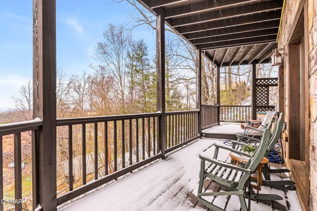 2470 Black Bear Ridge Way, Sevierville, TN 37862