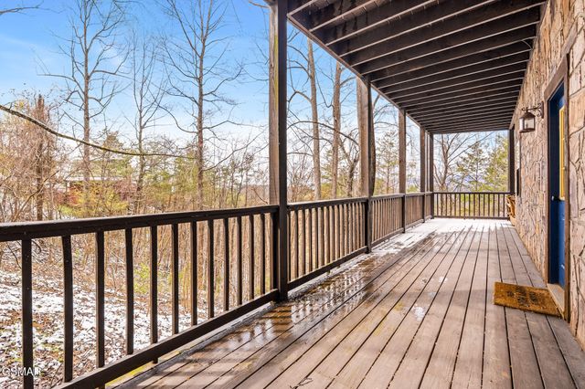 2470 Black Bear Ridge Way, Sevierville, TN 37862