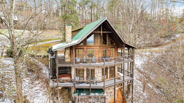 2470 Black Bear Ridge Way, Sevierville, TN 37862