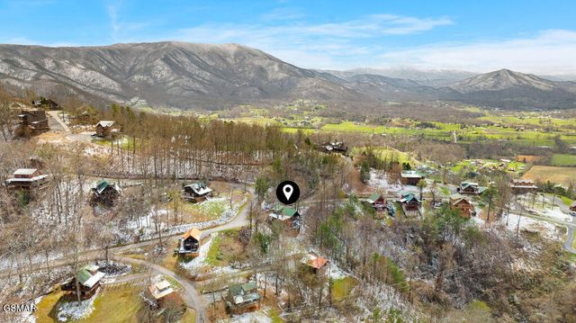 2470 Black Bear Ridge Way, Sevierville, TN 37862