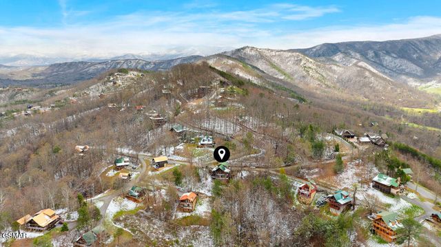 2470 Black Bear Ridge Way, Sevierville, TN 37862