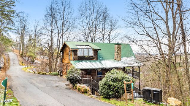 2470 Black Bear Ridge Way, Sevierville, TN 37862