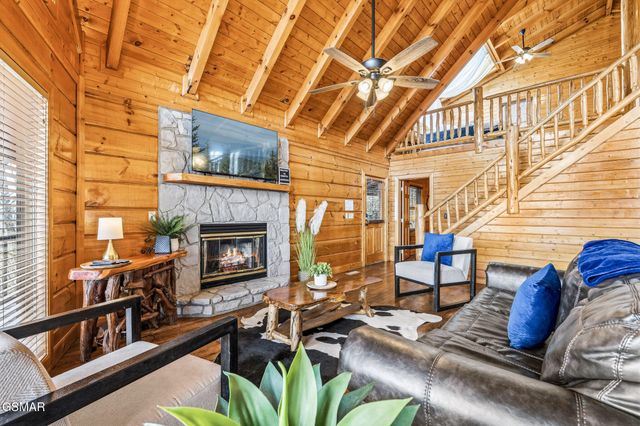 2470 Black Bear Ridge Way, Sevierville, TN 37862