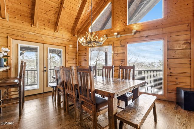 2470 Black Bear Ridge Way, Sevierville, TN 37862