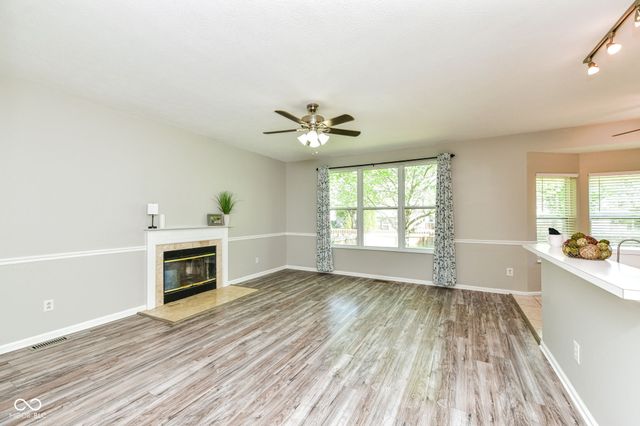 7942 Red Sunset Way, Avon, IN 46123