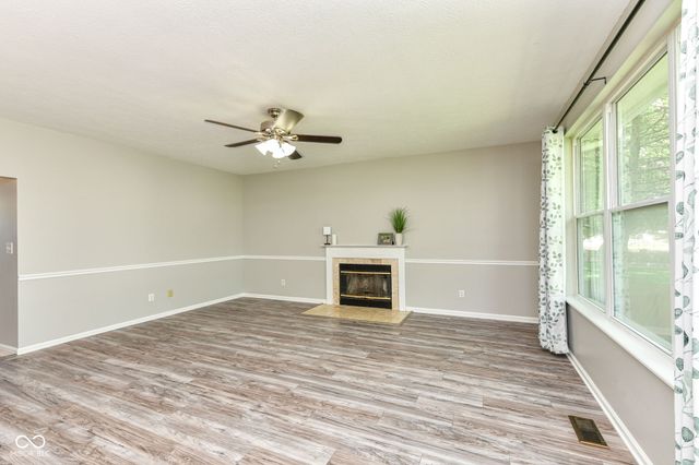 7942 Red Sunset Way, Avon, IN 46123