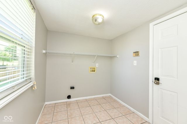 7942 Red Sunset Way, Avon, IN 46123