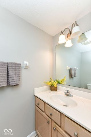 7942 Red Sunset Way, Avon, IN 46123