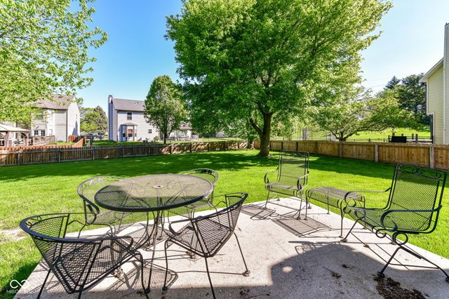 7942 Red Sunset Way, Avon, IN 46123