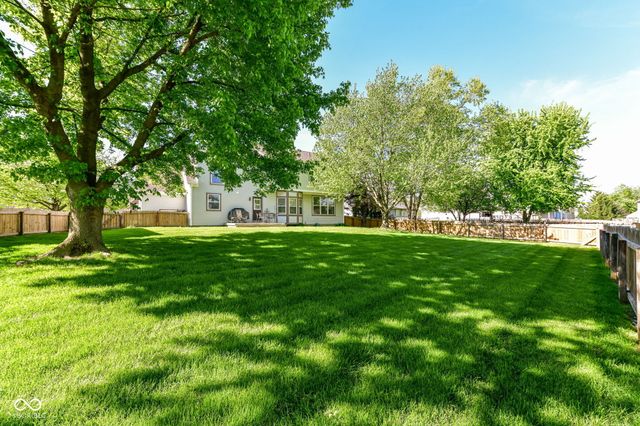7942 Red Sunset Way, Avon, IN 46123