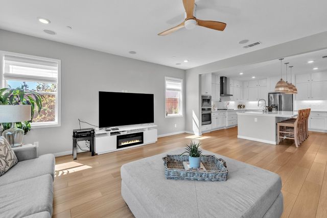 4623 Flagstaff Dr, Folsom, CA 95630