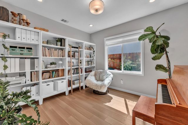 4623 Flagstaff Dr, Folsom, CA 95630