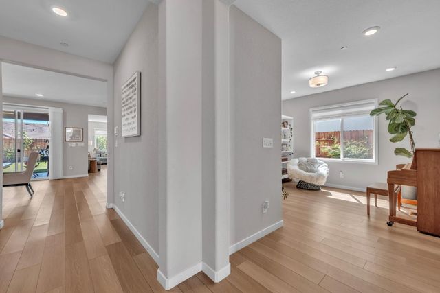 4623 Flagstaff Dr, Folsom, CA 95630