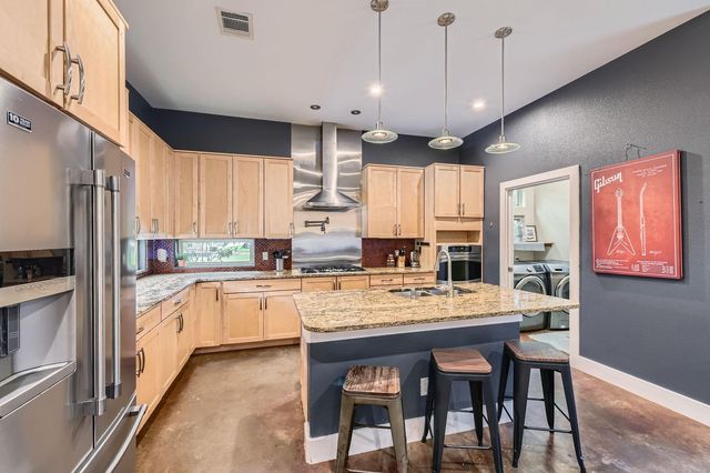 2510 Rosewood Ave, Austin, TX 78702