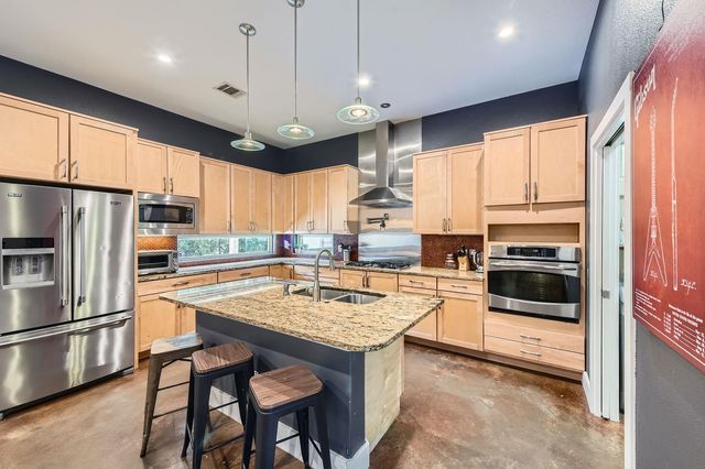 2510 Rosewood Ave, Austin, TX 78702