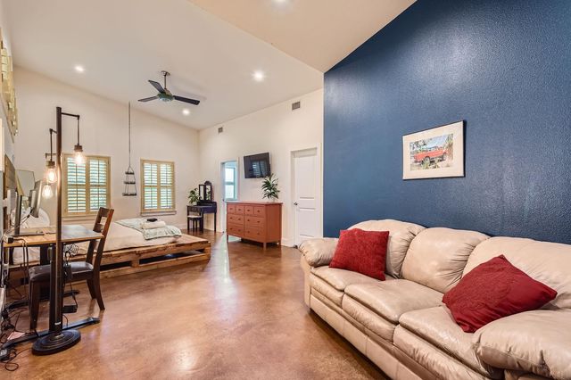 2510 Rosewood Ave, Austin, TX 78702