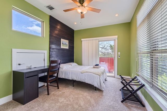 2510 Rosewood Ave, Austin, TX 78702