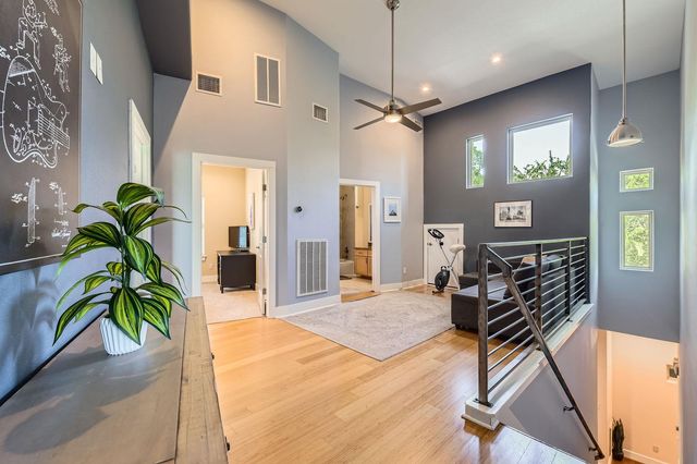 2510 Rosewood Ave, Austin, TX 78702