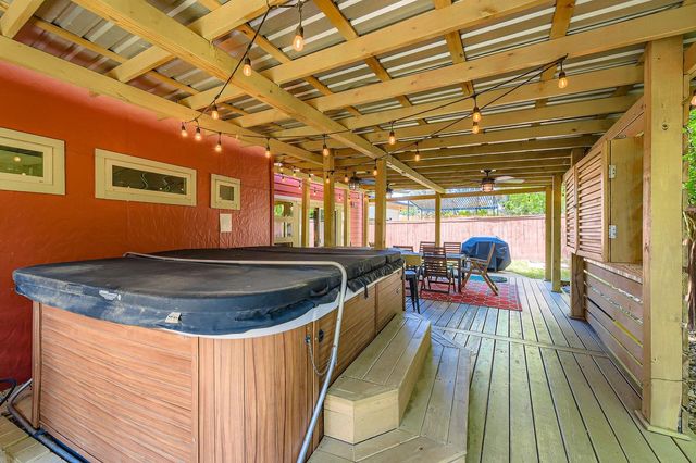 2510 Rosewood Ave, Austin, TX 78702