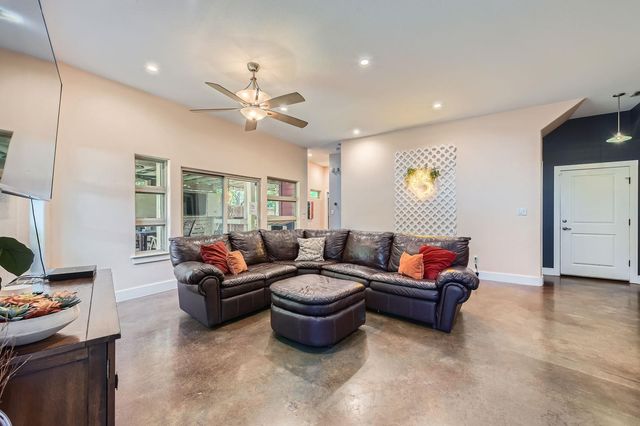 2510 Rosewood Ave, Austin, TX 78702