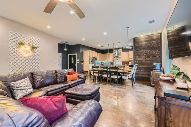 2510 Rosewood Ave, Austin, TX 78702