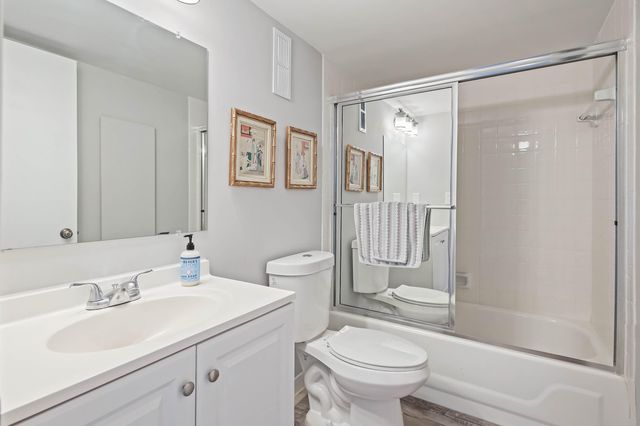 6850 10th Avenue N 310, Greenacres, FL 33467