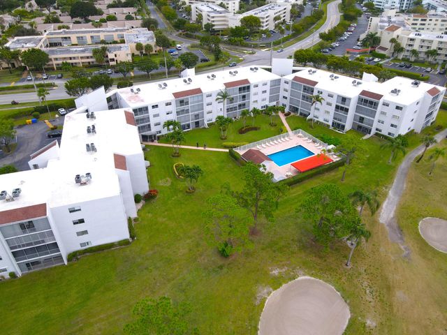 6850 10th Avenue N 310, Greenacres, FL 33467
