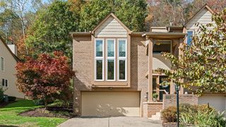2209 Huntington Ct N, Franklin Park, PA 15090