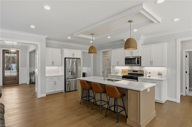 162 Meeting House Lane, Advance, NC 27006