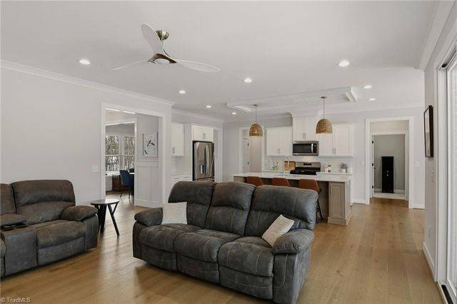 162 Meeting House Lane, Advance, NC 27006