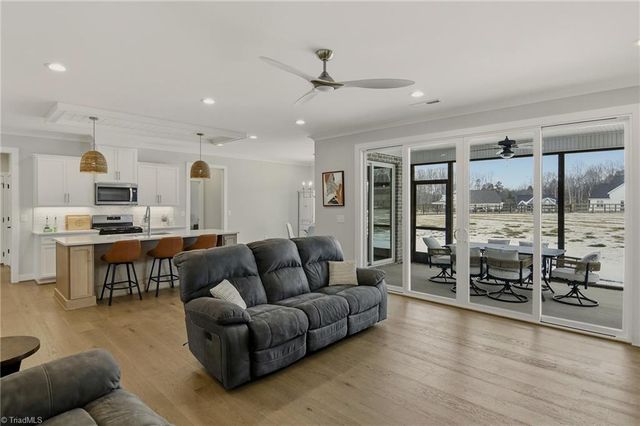 162 Meeting House Lane, Advance, NC 27006