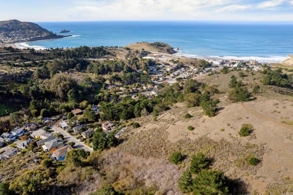 Image 4 of property listing at 0 Calera Terrace, Pacifica, CA 94044