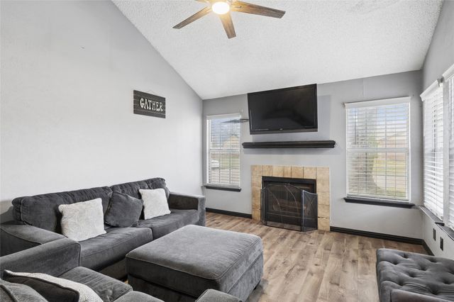 4632 Bracken Drive, Fort Worth, TX 76137