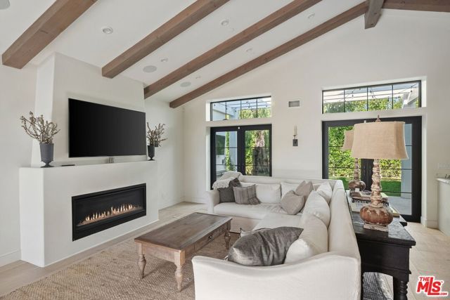 131 S Saltair Avenue, Los Angeles, CA 90049