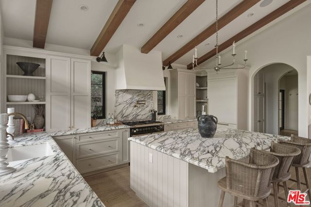 131 S Saltair Avenue, Los Angeles, CA 90049